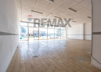 Stanza vuota - Commercial Premises Via Statale
228, Terre del Reno - photo 18