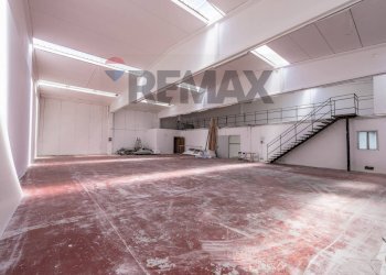 Parcheggio - Commercial Premises Via Statale
228, Terre del Reno - photo 25