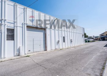 Casa all\'aperto - Commercial Premises Via Statale
228, Terre del Reno - photo 33