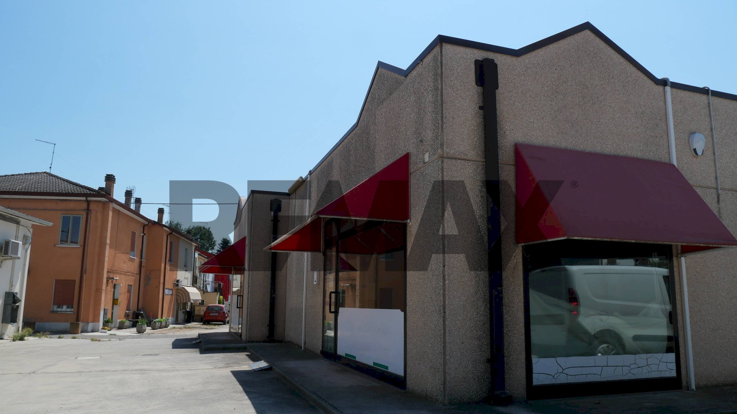 Edificio all\'aperto - Commercial Premises Via Tassinari
2, Mesola - photo 2