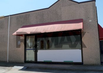 Edificio all\'aperto - Commercial Premises Via Tassinari
2, Mesola - photo 4