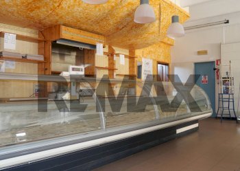 Edificio all\'aperto - Commercial Premises Via Tassinari
2, Mesola - photo 8