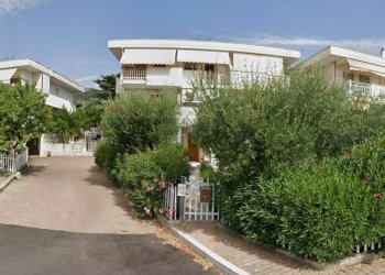 Edificio all\'aperto - Four-room apartment Viale dell'Emigrante
82, Mattinata - photo 1