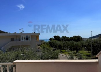 Balcone - Four-room apartment Viale dell'Emigrante
82, Mattinata - photo 42