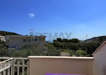 Balcone - Four-room apartment Viale dell'Emigrante
82, Mattinata - photo 43
