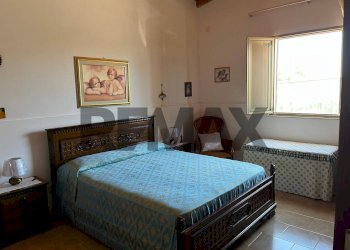 Camera / camera da letto - Villa Via Garda
 
9, Melilli - foto 12