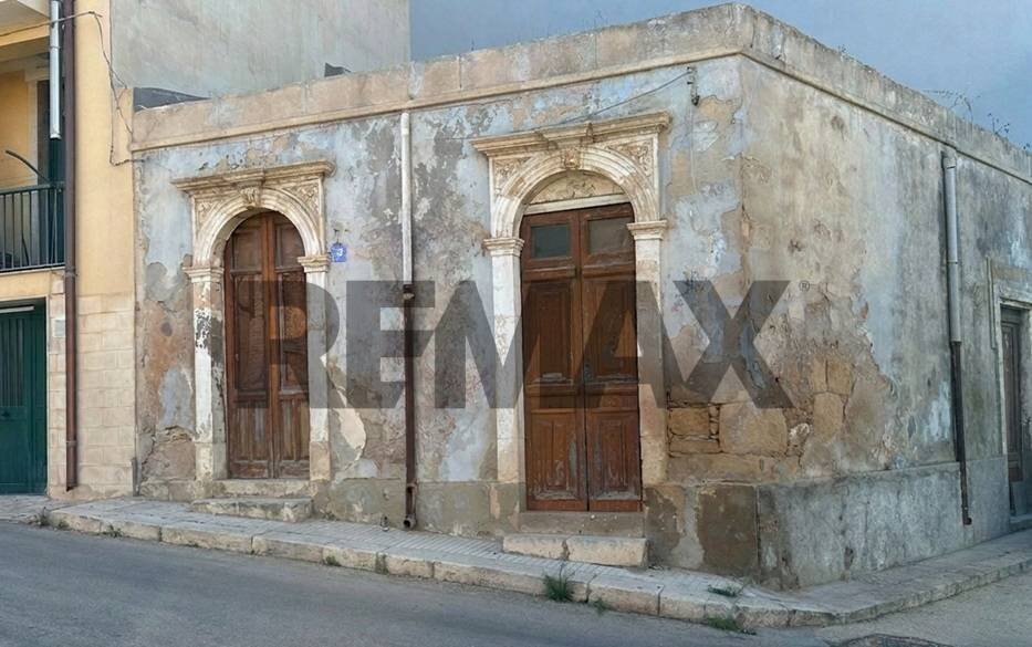 Edificio all\'aperto - Casa indipendente via regina margherita
34, Pachino - foto 2
