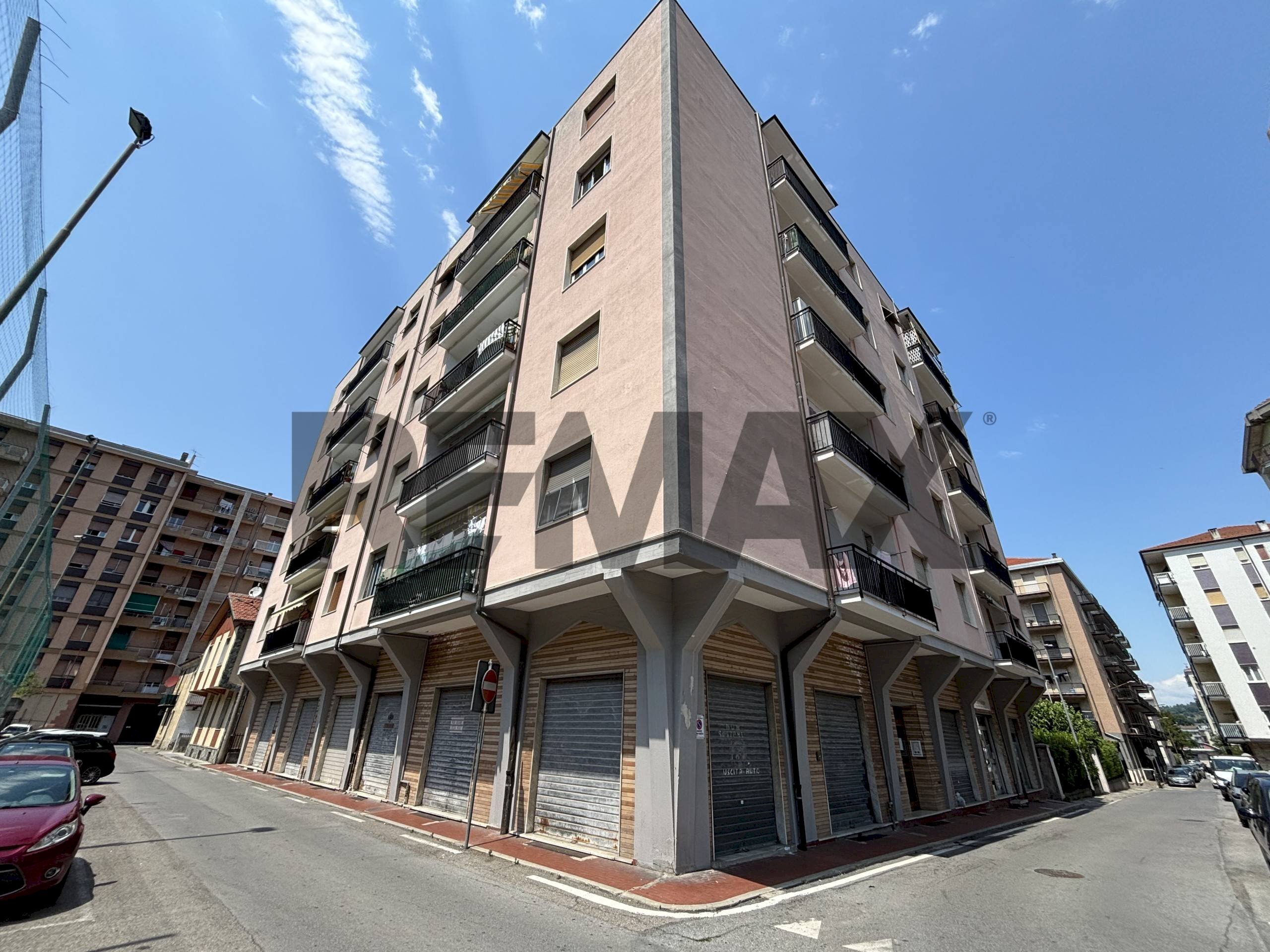 Edificio all\'aperto - Four-room apartment Corso Berio
 
26, Cairo Montenotte - photo 1