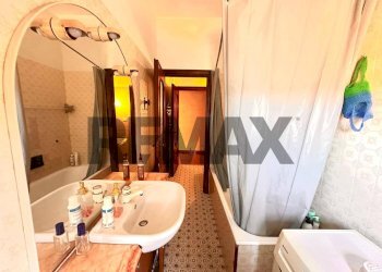 Bagno - Four-room apartment Corso Berio
 
26, Cairo Montenotte - photo 19