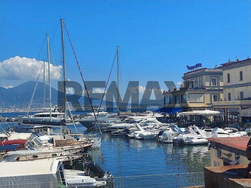Vista dell\'acqua - Attività Commerciale Via Luculliana
 
2, Napoli - foto 1