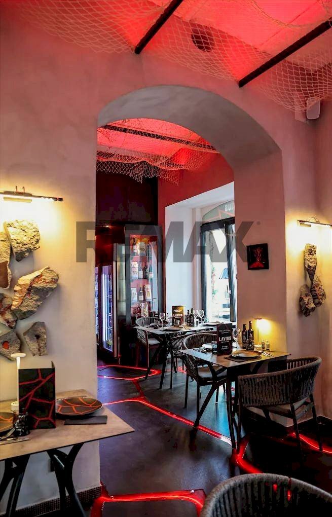 Sala da pranzo - Attività Commerciale Via Luculliana
2, Napoli - foto 3