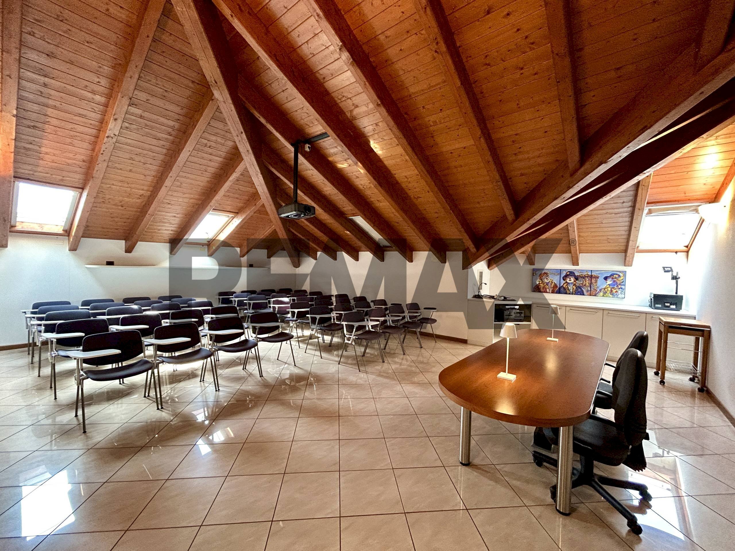Sala da pranzo - Commercial Premises via Giorgio Oprandi
 
2, Lovere - photo 1