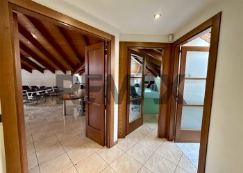 Hall / corridoio - Commercial Premises via Giorgio Oprandi
2, Lovere - photo 13