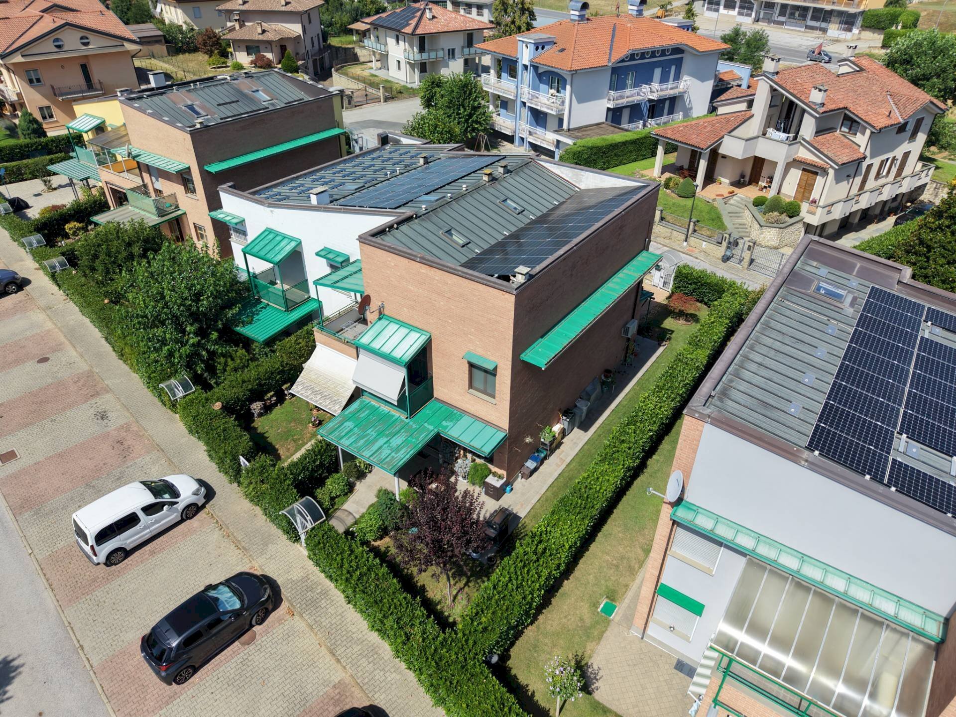 foto con drone - Villa a Schiera via Pietro Micca
15, Carrù - foto 2
