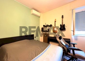 Camera / camera da letto - Three-room apartment Via Rho
14, Milano - photo 17