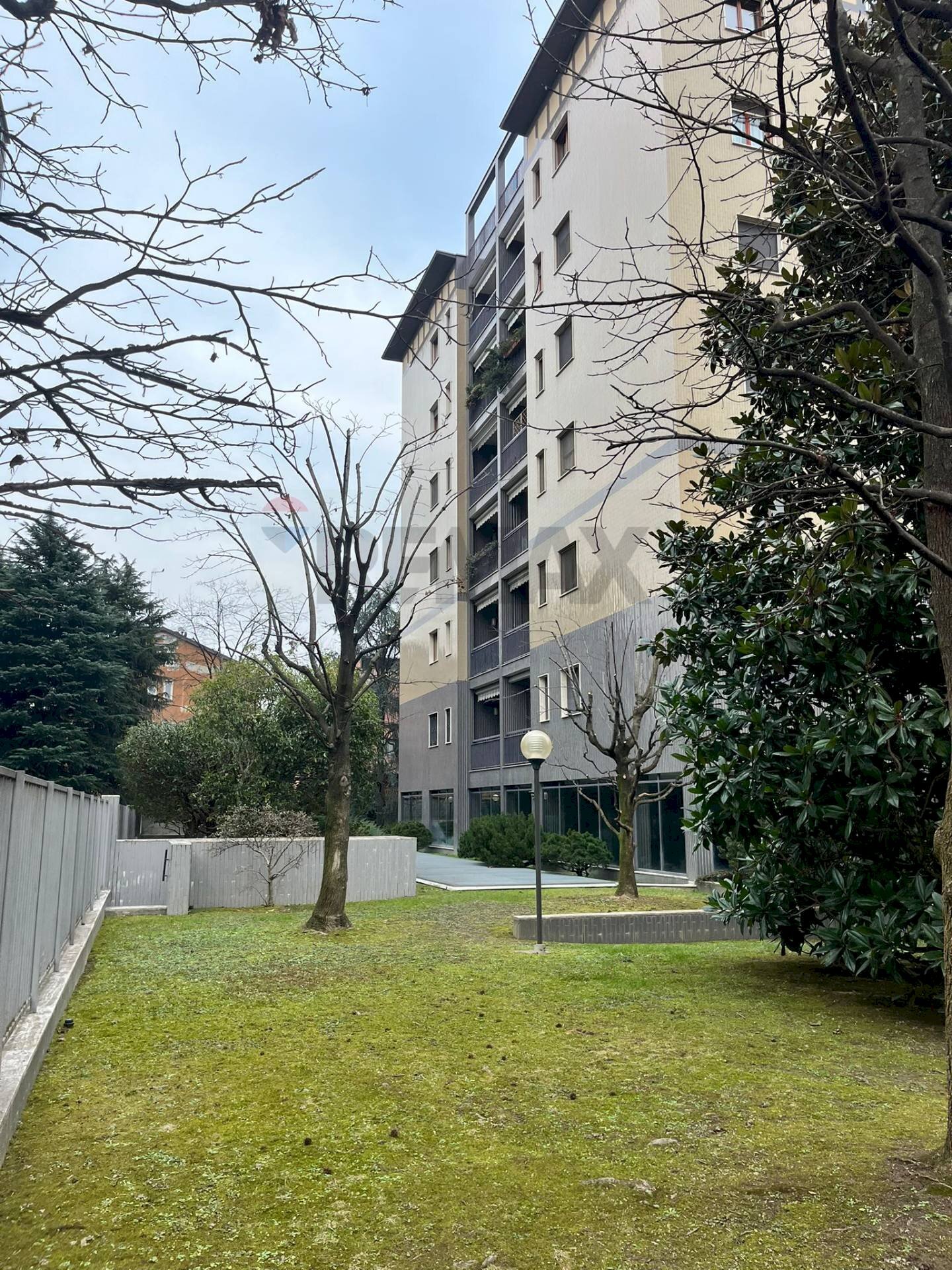 Edificio all\'aperto - Trilocale via Quarto Cagnino
12, Milano - foto 2