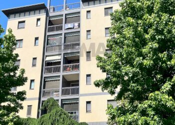 Edificio all\'aperto - Trilocale via Quarto Cagnino
 
12, Milano - foto 1