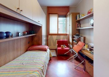 Camera / camera da letto - Trilocale via Quarto Cagnino
 
12, Milano - foto 26