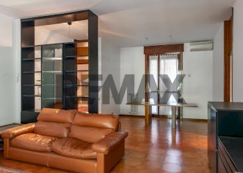 Soggiorno - Four-room apartment via Martiri Cefalonia
53, San Donato Milanese - photo 11