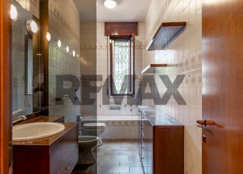 Bagno - Four-room apartment via Martiri Cefalonia
53, San Donato Milanese - photo 45