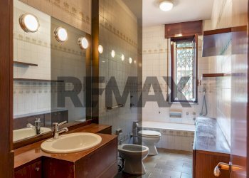 Bagno - Four-room apartment via Martiri Cefalonia
53, San Donato Milanese - photo 46