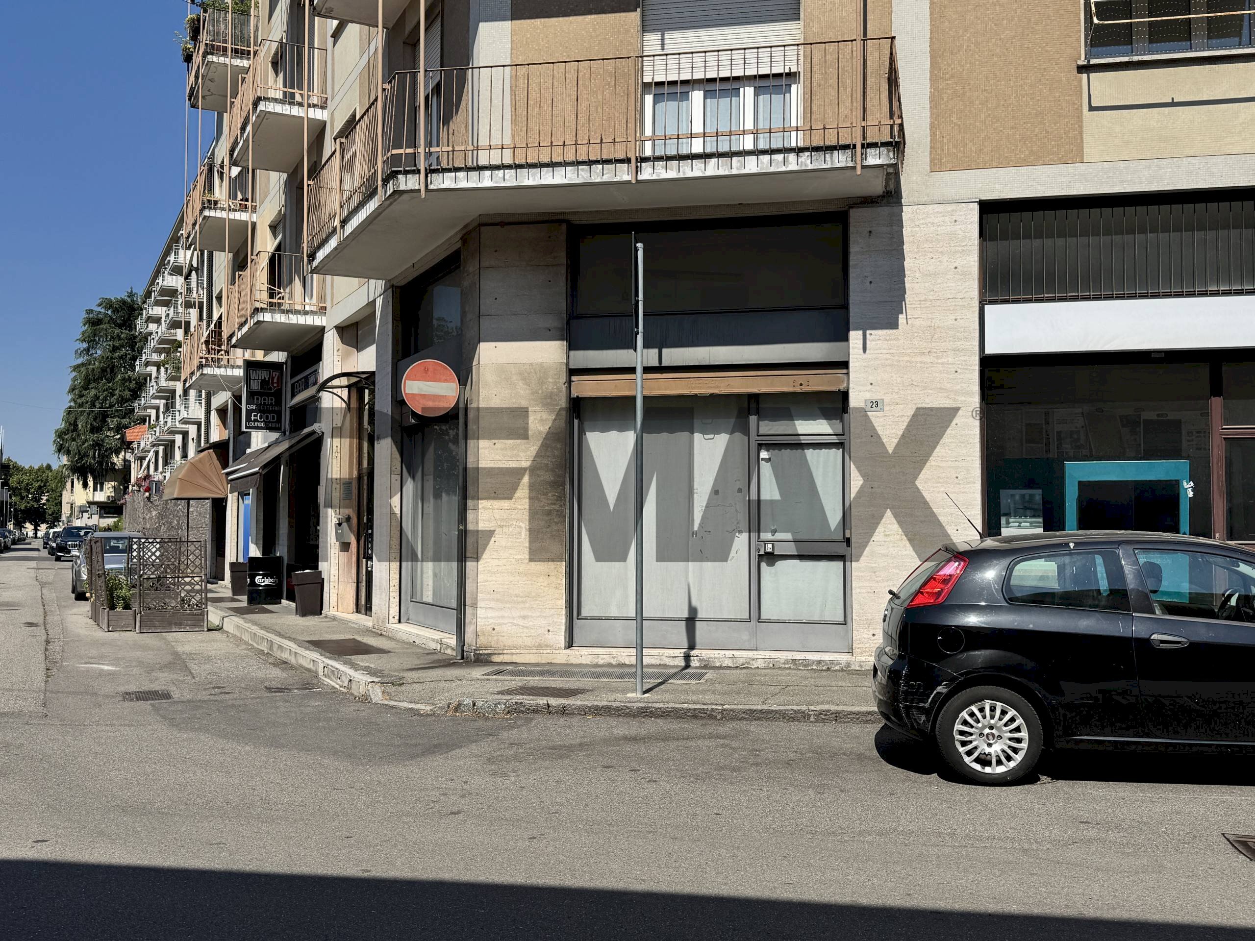 Edificio all\'aperto - Negozio via Pisacane
 
23/A, Busto Arsizio - foto 3