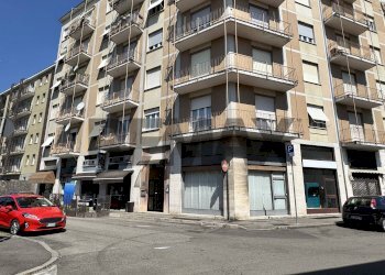 Edificio all\'aperto - Shop via Pisacane
23/A, Busto Arsizio - photo 2