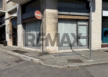 Edificio all\'aperto - Shop via Pisacane
23/A, Busto Arsizio - photo 4