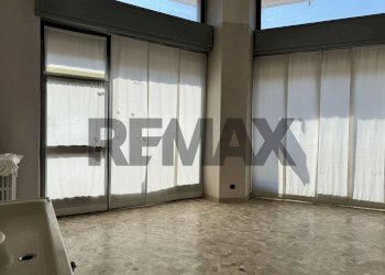 Camera / camera da letto - Shop via Pisacane
23/A, Busto Arsizio - photo 7