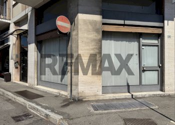 Edificio all\'aperto - Shop via Pisacane
23/A, Busto Arsizio - photo 18