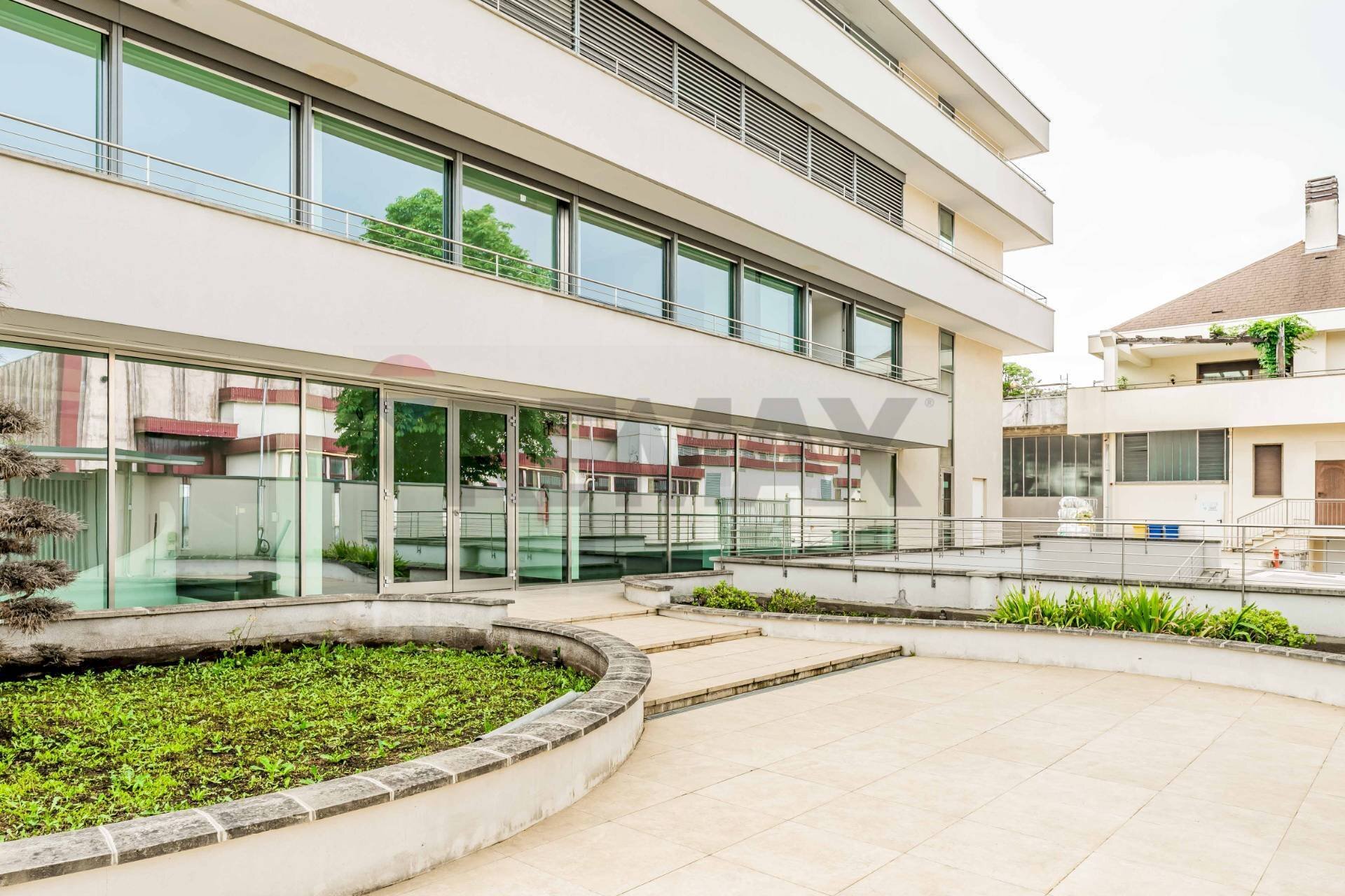 Edificio all\'aperto - Ufficio Via Alberto da Giussano
 
21, Castellanza - foto 1