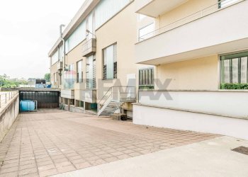 Terrazza - Office Via Alberto da Giussano
21, Castellanza - photo 22