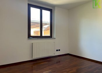Foto 27 - Three-room apartment Via Verdi
27, Comerio - photo 27
