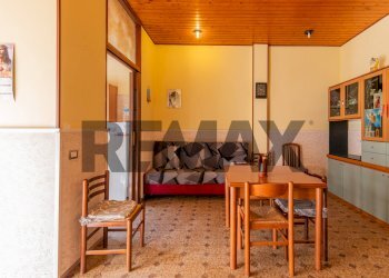 Sala da pranzo - Four-room apartment via Guido De Ruggero
 
140, Vittoria - photo 3
