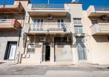 Edificio all\'aperto - Four-room apartment via Guido De Ruggero
 
140, Vittoria - photo 13