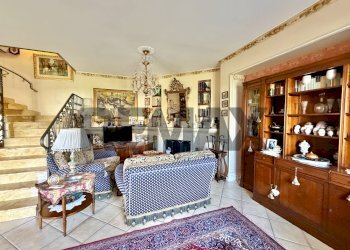 Soggiorno - Villa TRAVERSA III CESARE PAVESE
 
64, Mugnano di Napoli - photo 5