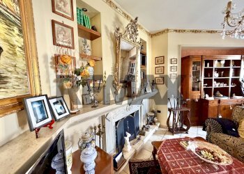 Soggiorno - Villa TRAVERSA III CESARE PAVESE
 
64, Mugnano di Napoli - photo 9