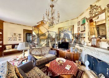 Soggiorno - Villa TRAVERSA III CESARE PAVESE
 
64, Mugnano di Napoli - photo 10