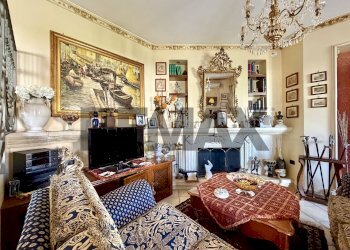 Soggiorno - Villa TRAVERSA III CESARE PAVESE
 
64, Mugnano di Napoli - photo 12