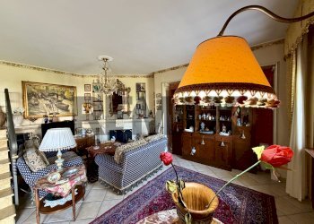 Soggiorno - Villa TRAVERSA III CESARE PAVESE
 
64, Mugnano di Napoli - photo 13