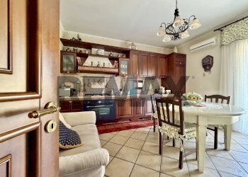 Cucina - Villa TRAVERSA III CESARE PAVESE
 
64, Mugnano di Napoli - photo 16