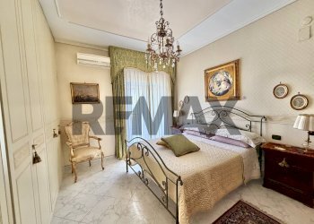 Camera / camera da letto - Villa TRAVERSA III CESARE PAVESE
 
64, Mugnano di Napoli - photo 28