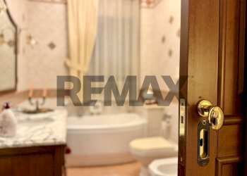 Bagno - Villa TRAVERSA III CESARE PAVESE
 
64, Mugnano di Napoli - photo 30