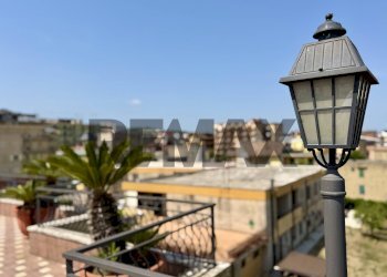 Edificio all\'aperto - Villa TRAVERSA III CESARE PAVESE
 
64, Mugnano di Napoli - photo 46