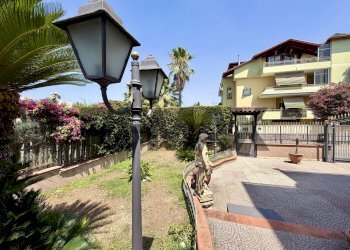 Casa all\'aperto - Villa TRAVERSA III CESARE PAVESE
 
64, Mugnano di Napoli - photo 52