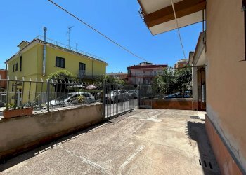 Terrazza - Trilocale via Alfonso La Marmora
 
7, Aprilia - foto 5