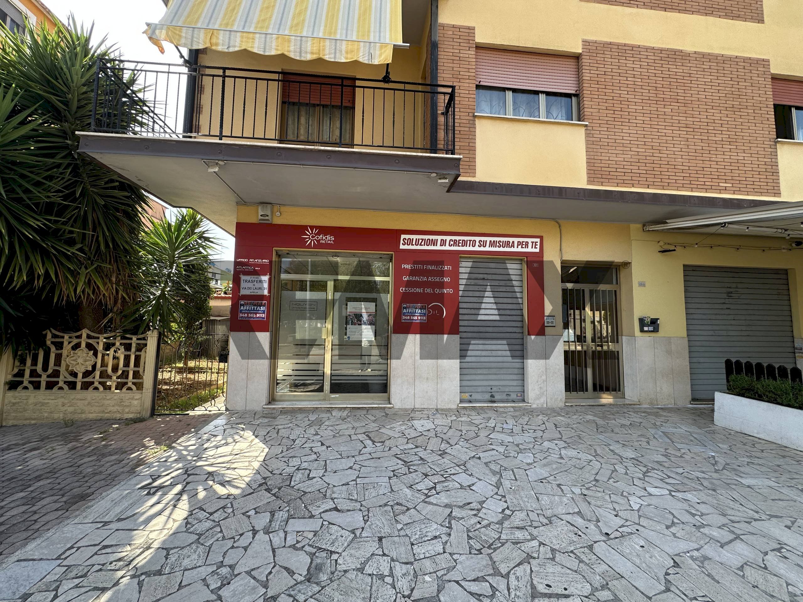 Edificio all\'aperto - Locale Commerciale Via Delle Margherite
 
231, Aprilia - foto 1