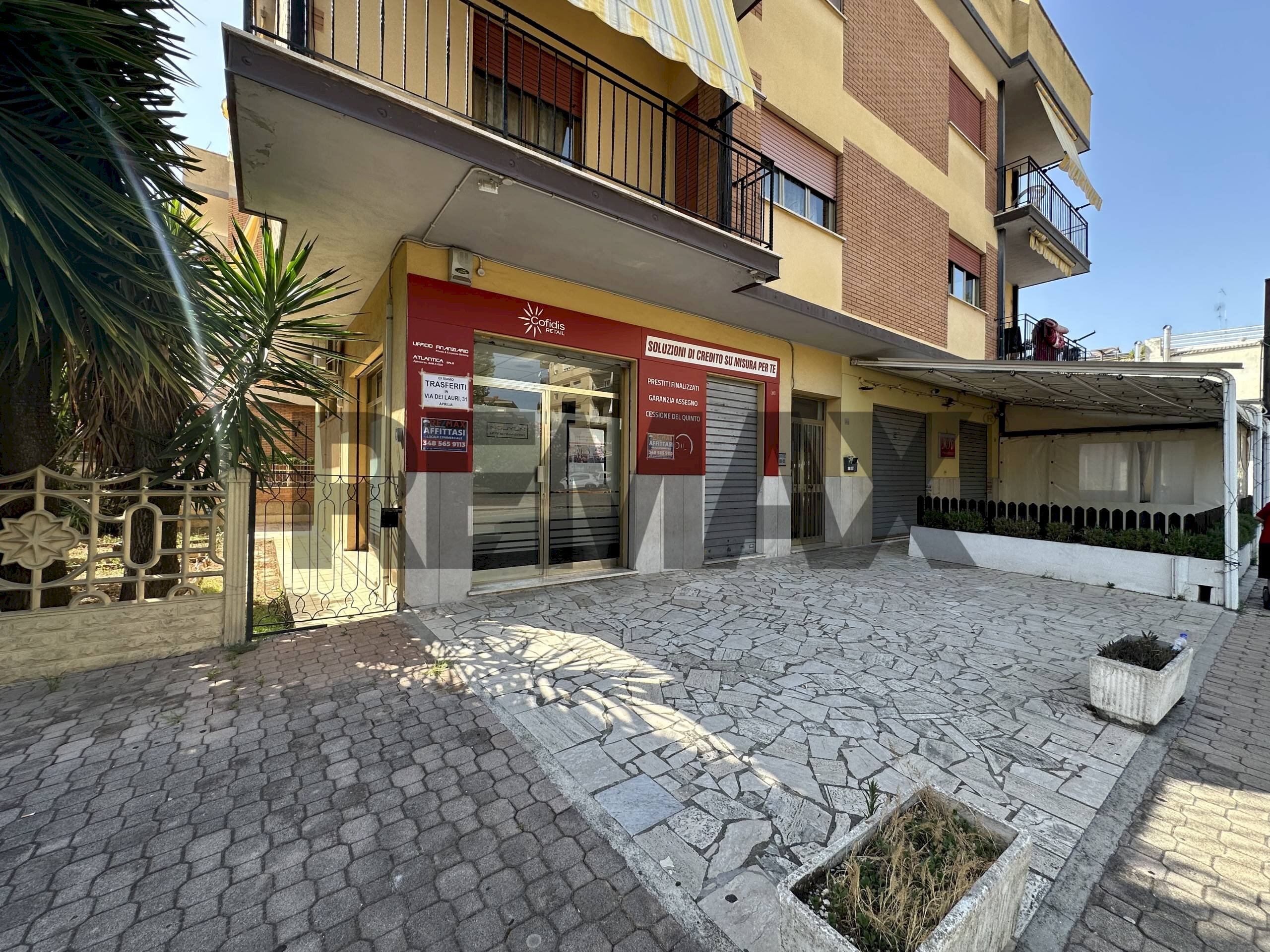 Edificio all\'aperto - Locale Commerciale Via Delle Margherite
 
231, Aprilia - foto 2