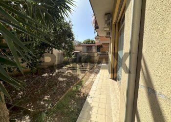 Giardino - Locale Commerciale Via Delle Margherite
231, Aprilia - foto 11