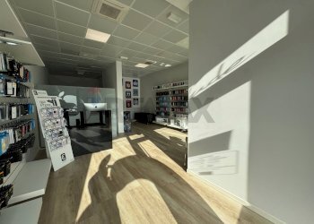 Camera / camera da letto - Ufficio PIAZZA DON SERGIO COLOMBO
5, Bergamo - foto 9
